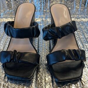 Unisa Black Leather Mules